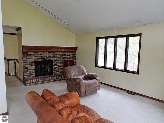 5th image of 2927 Sherwood Dr