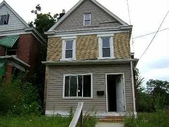1308 Sterrett St photo 1