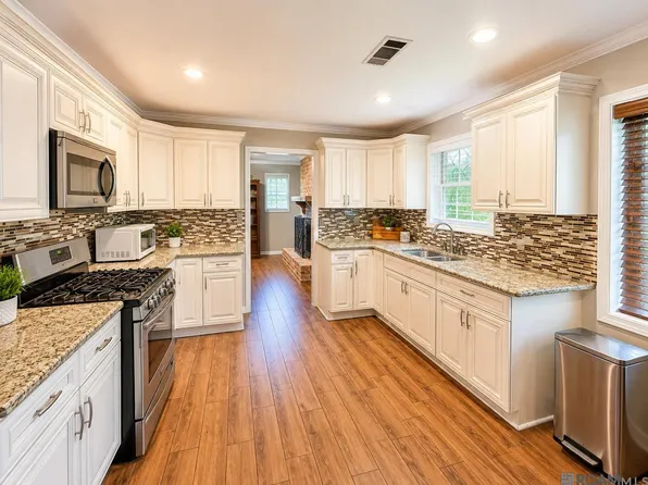 39026 Dame Dr, Prairieville, LA 70769