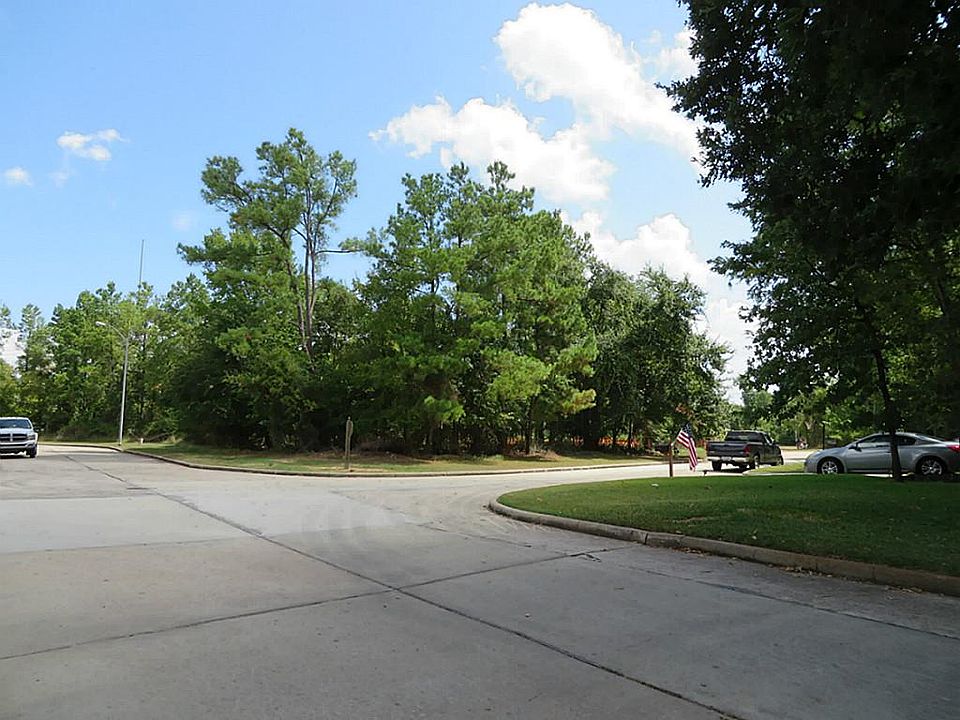 Go 1 Block and Turn Right on Victoria Regina Drive