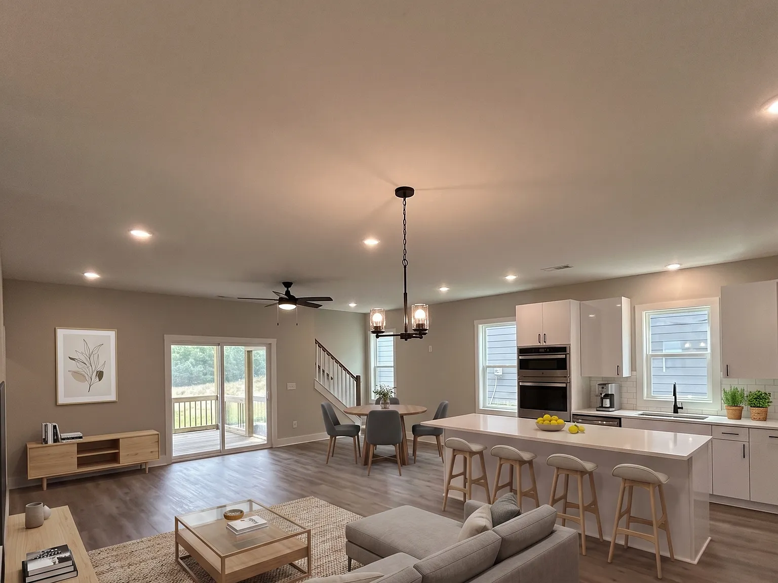 4 bed, 3.0 bath, 2285 sqft, $2,695 — Photo 4