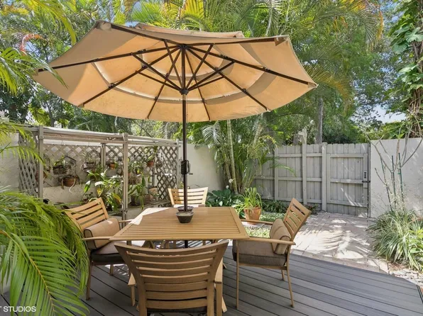 3082 S Oakland Forest Drive #1304, Oakland Park, FL 33309