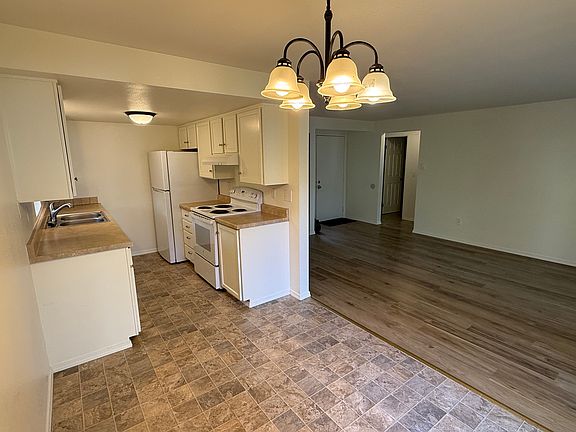 5th image of 9127 Meridian Pl NE APT 2