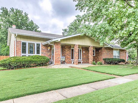 2nd image of 14525 Avocado Ln