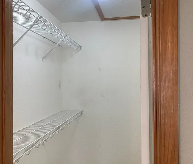 1626 NW Jordan Ct — Photo 7