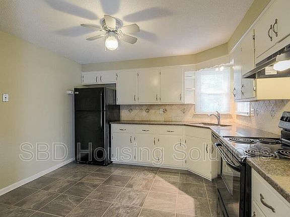 3rd image of 718 NW 6th Street Ter