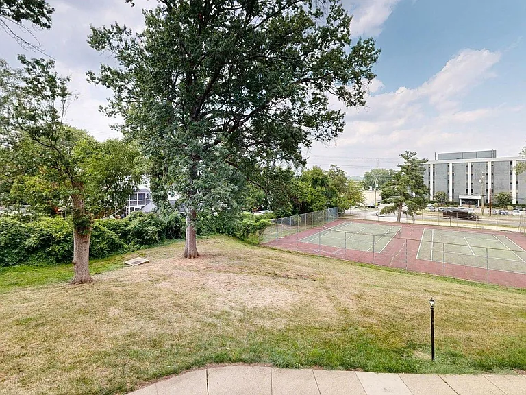 2610 Indian Dr #2B — Photo 40