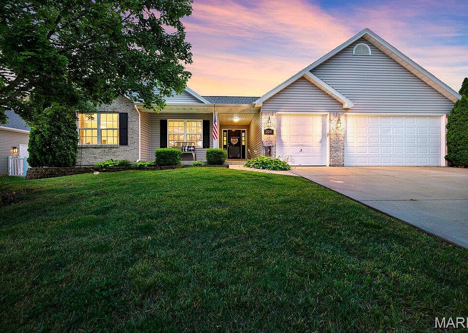 1st image of 228 Highland Meadows Dr