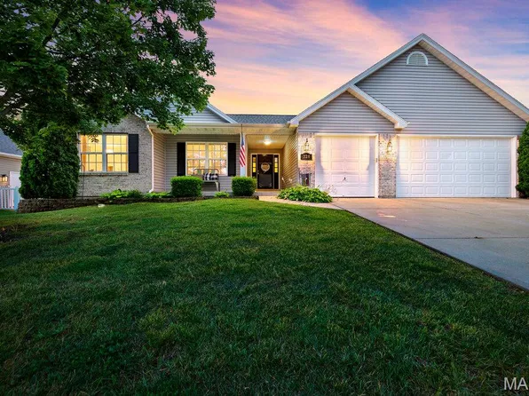228 Highland Meadows Dr, Wentzville, MO 63385