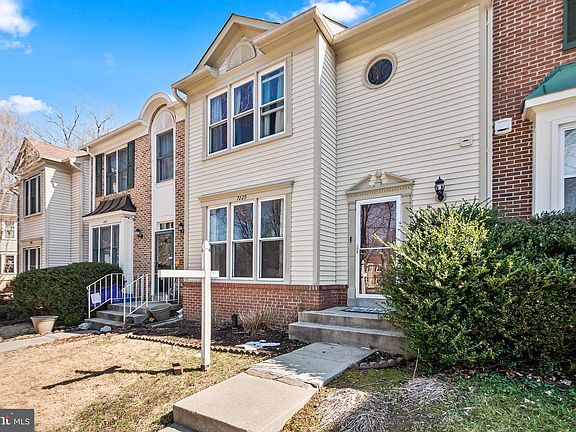 2nd image of 7229 Olde Lantern Way