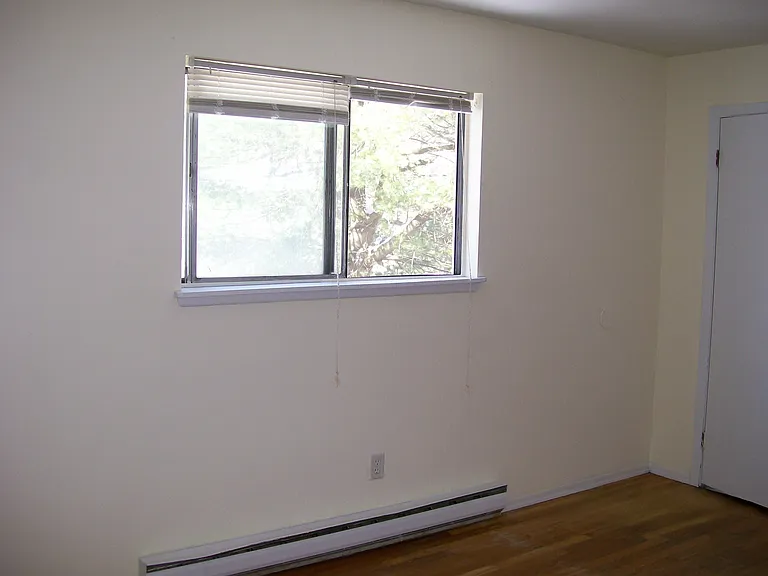62-64 Knollwood Dr — Photo 11