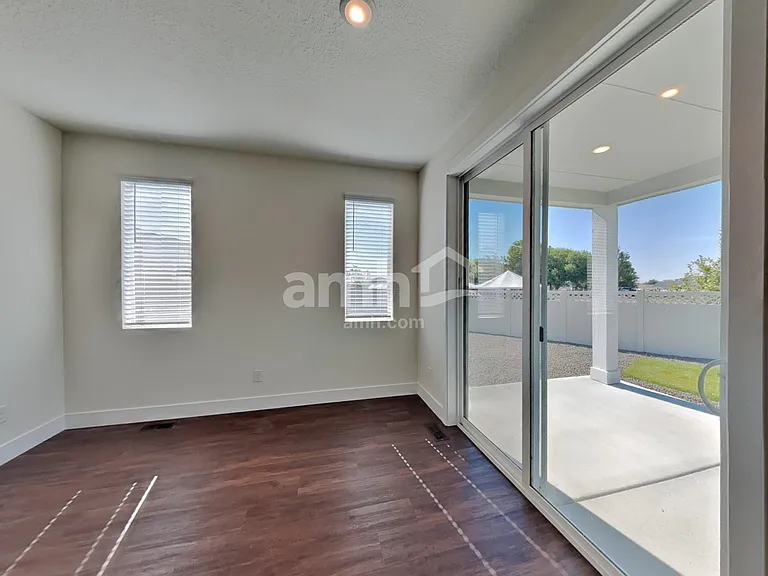 2908 N Miami Ave — Photo 5