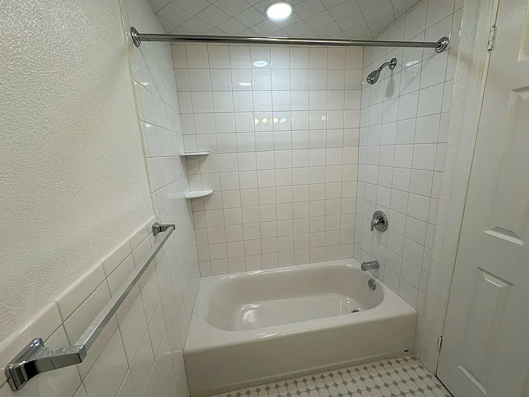 5424 Fifth Ave — Photo 48