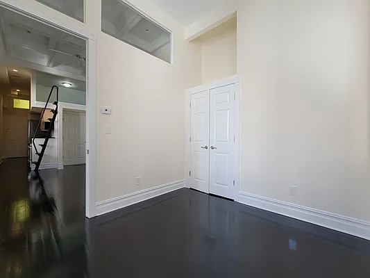 Rented by Julien Aractingi, LREB | media 14