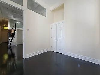 Rented by Julien Aractingi, LREB