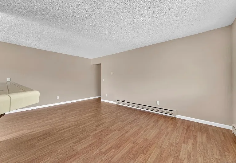 4951 Neil Cir #4 — Photo 2