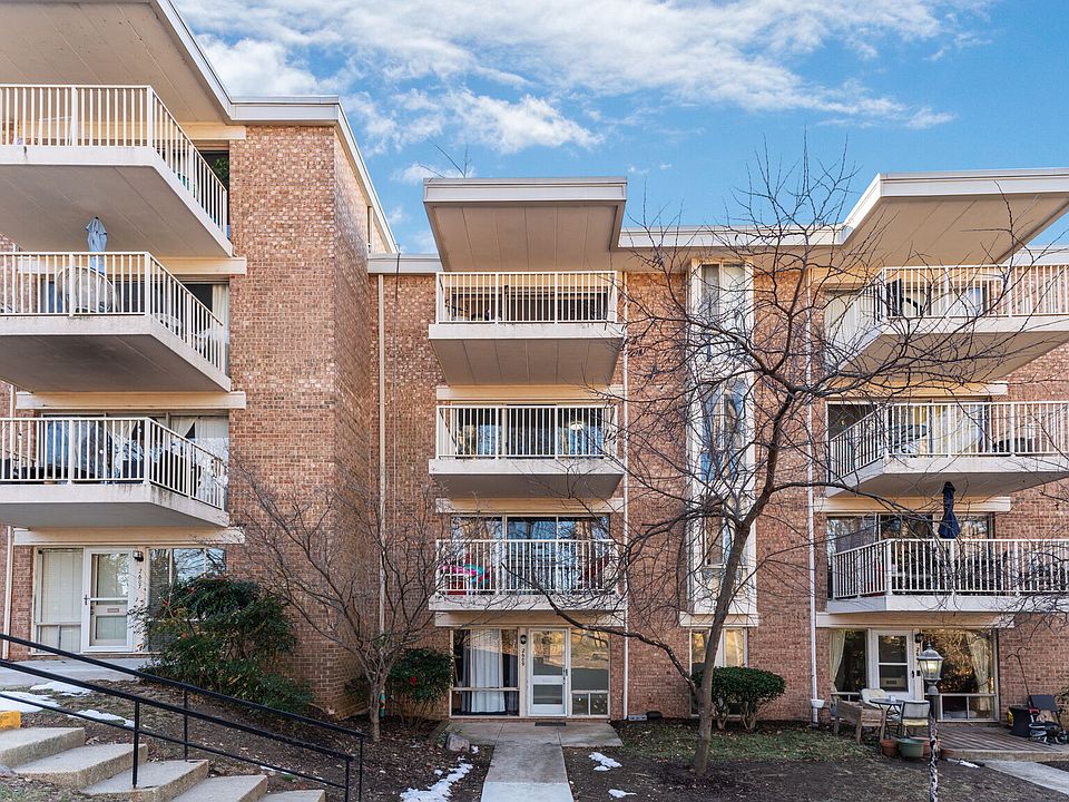 1st image of 2609 Redcoat Dr #241