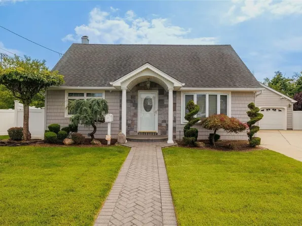 3071 Xavier Court, Oceanside, NY 11572