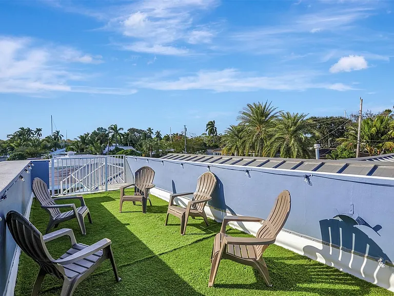 1304 Mandarin Isle — Photo 37
