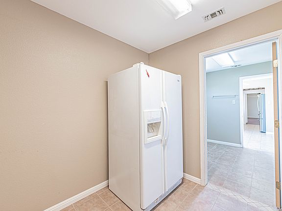 5th image of 914 Ridge Ln