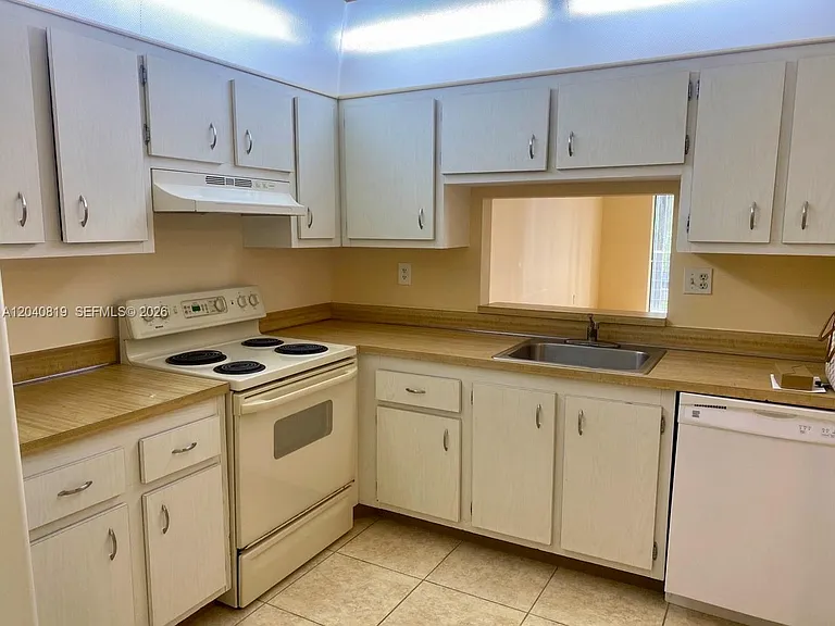 1810 SW 81st Ave #2311 — Photo 4