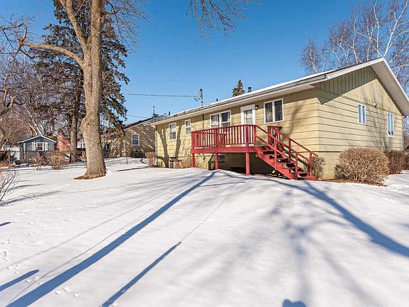 2nd image of 209 1st Ave