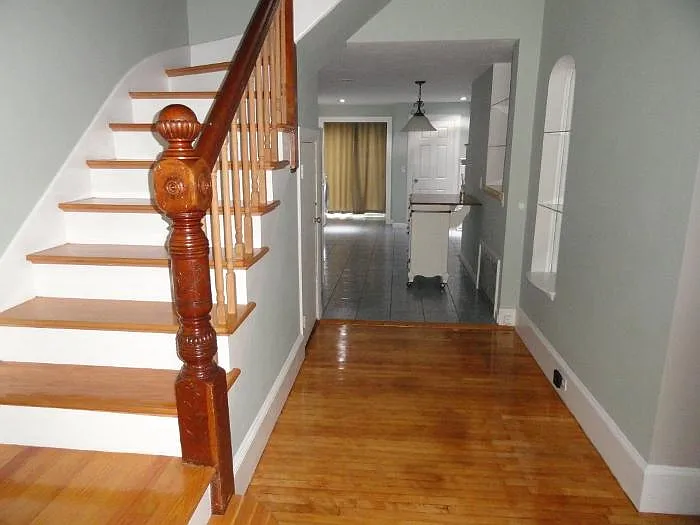 Walnut St — Photo 1