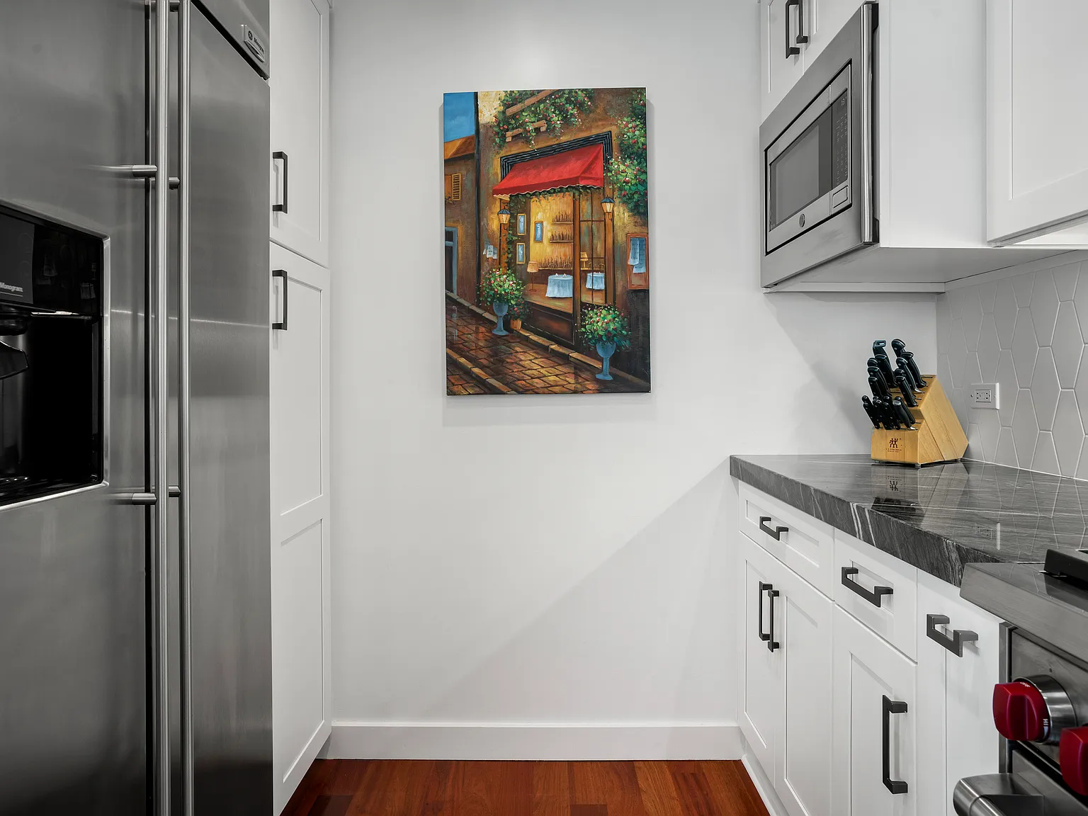 2 bed, 1215 sqft, $7,000 — Photo 2