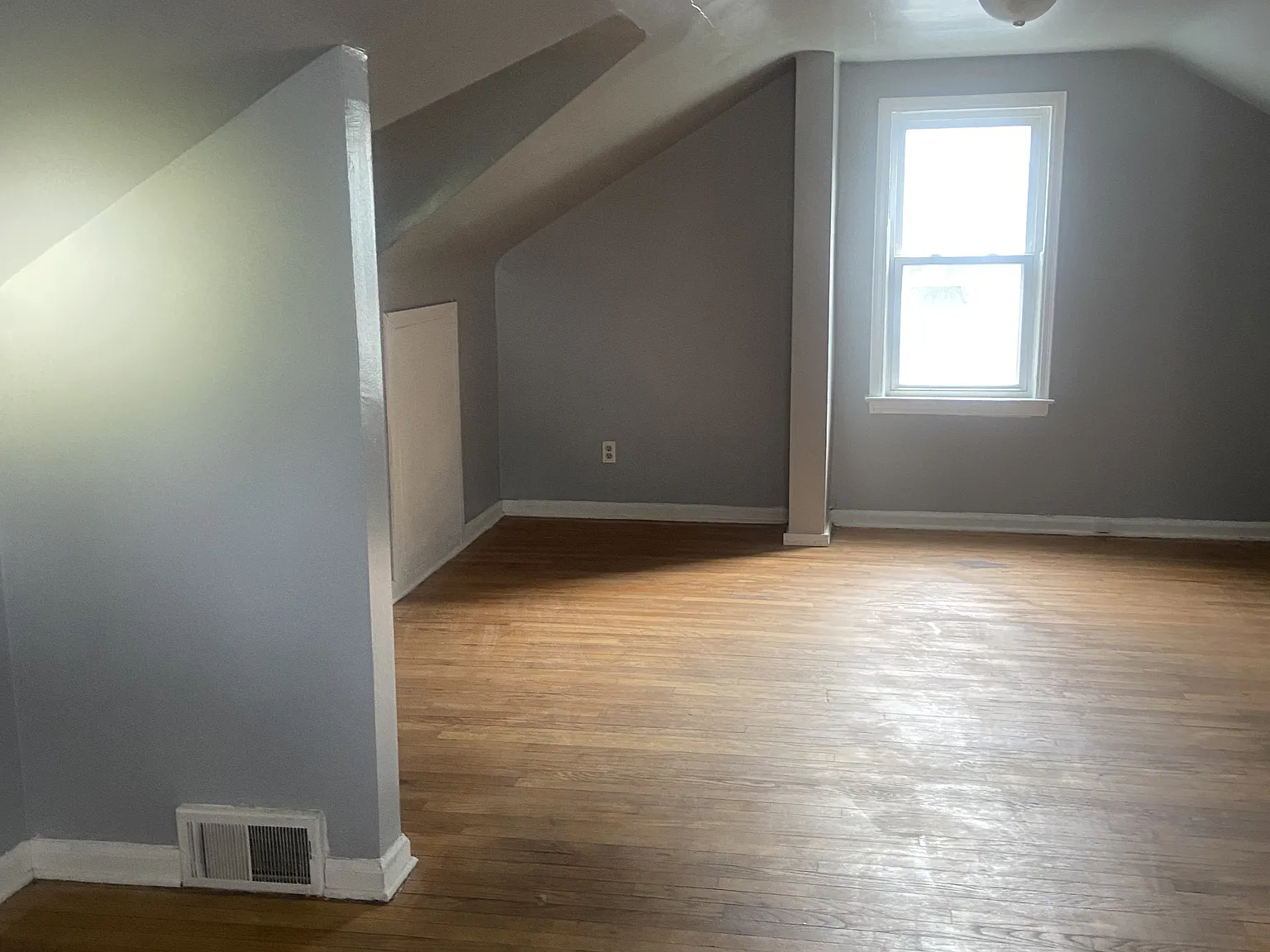 3 bed, 1064 sqft, $1,300 — Photo 4