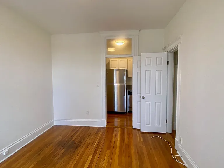 12 Camelot Ct #15R — Photo 13