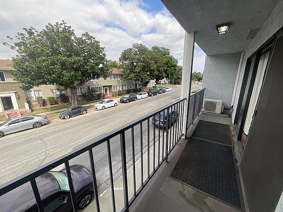 4th image of 4595 California Ave Unit 211