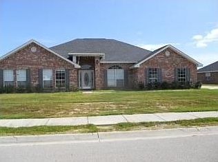 1st image of 15250 Camelot Dr