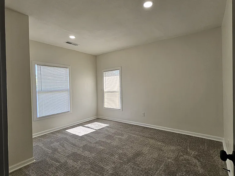 3040 Agnes Ave — Photo 15