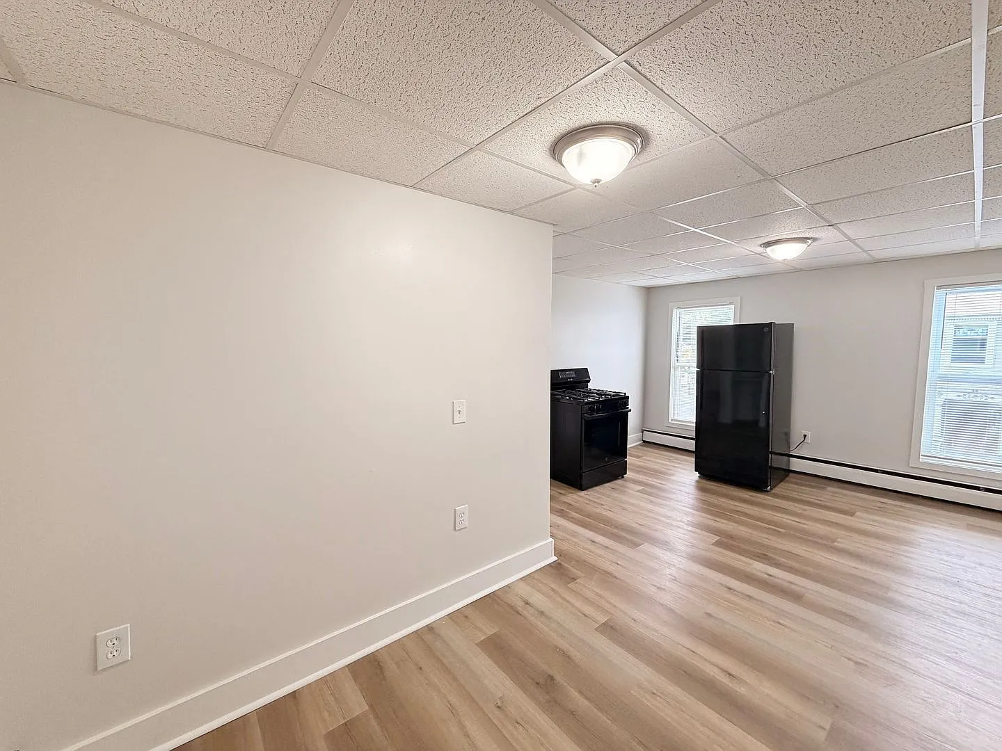 2 bed, 1.0 bath, 573 sqft, $1,650 — Photo 4