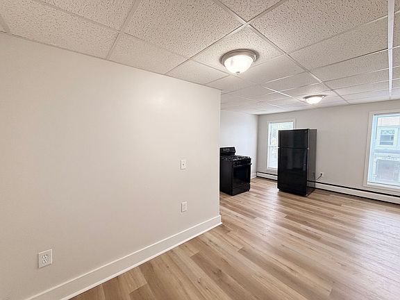4th image of 659 Chestnut St #2