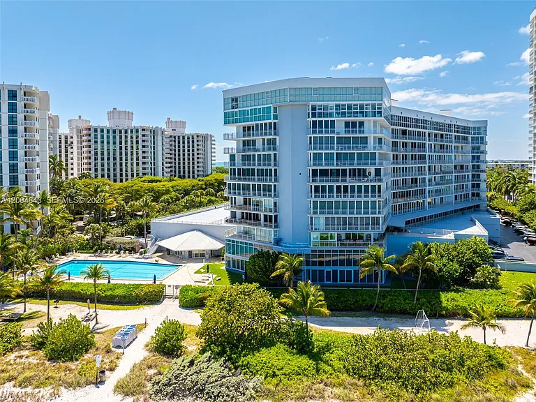 600 Grapetree Dr #3BS — Photo 92