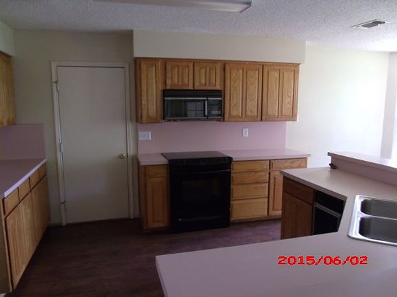 4th image of 11104 Live Oak Creek Dr