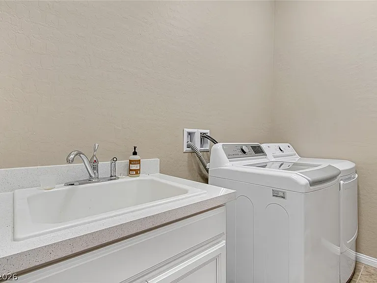 10930 Krista Leigh Ave — Photo 39