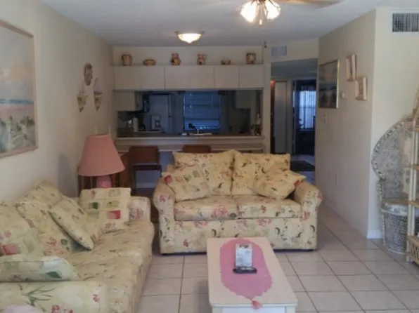 9285 Lake Park Dr APT 101, Fort Myers, FL 33919