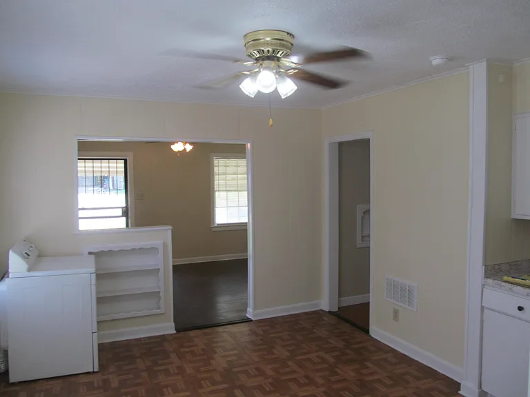 3682 Bowen Ave — Photo 8