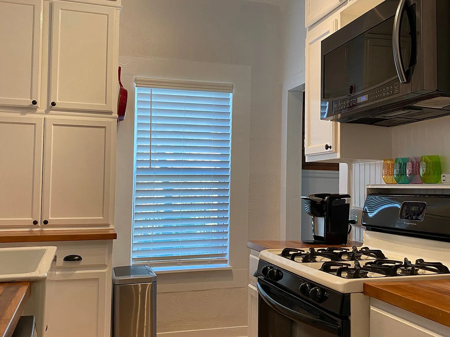 3 bed, 1400 sqft, $2,000 — Photo 2