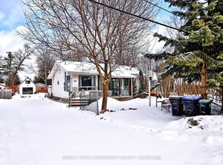 704 Hastings Ave, Innisfil, ON L9S1Z3