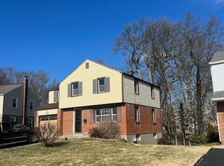 533 Ridley Cir, Morton, PA 19070