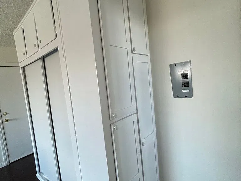 Figueroa Street Apartments — Photo 20