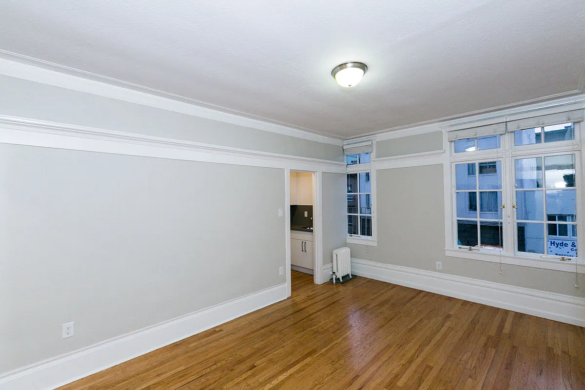 Building Photo - 691 Ofarrell St