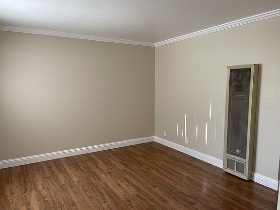 3rd image of 801 Stannage Ave APT 2