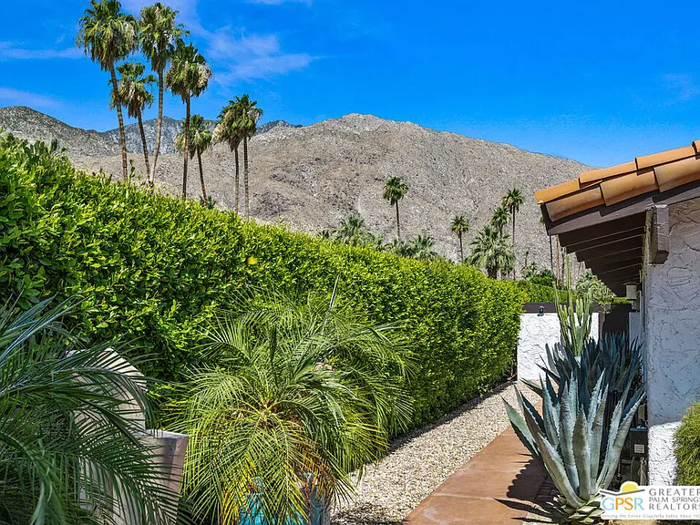 1347 Primavera Dr — Photo 51