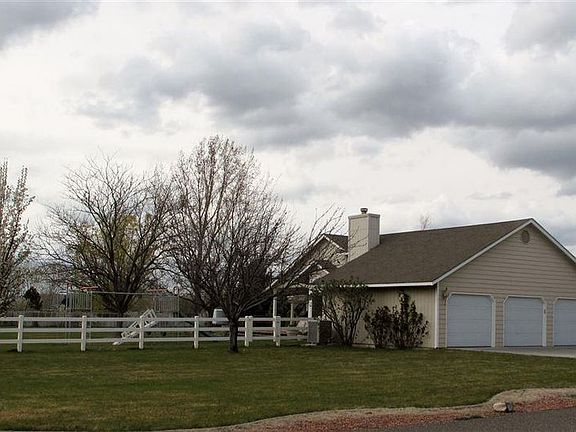 3rd image of 3705 Equestrian Dr