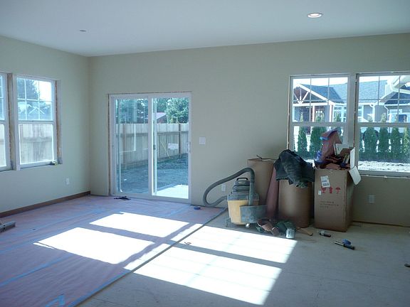 5th image of 1425 Lupin St