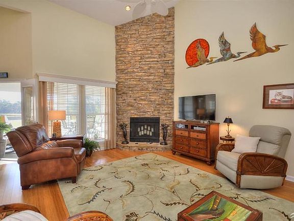 3rd image of 3135 Lakeside Commons Drive SE #1